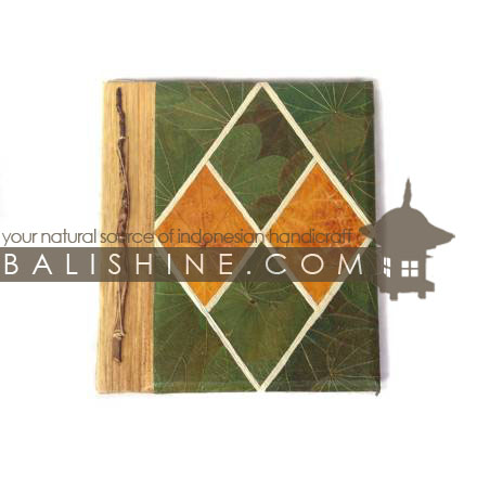 Balishine: Your natural source of indonesian handicraft presents in its Stationery collection the Photos Album:45BIP18905:This photo album  is produced in Bali made from 7 different  exotic leaf for the cover and 10 pages with recycle paper inside. Inside maximum 40 photos 15X10 cm.
