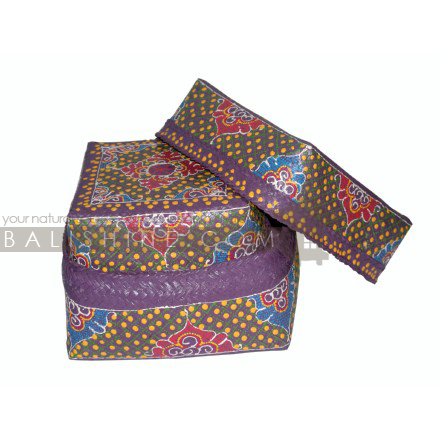 Balishine: Your natural source of indonesian handicraft presents in its Traditional items collection the Set of 3 offering basket:421SRG5566:This set of 3 pcs offering basket is a handicraft of Bali made from bamboo. Same as picture