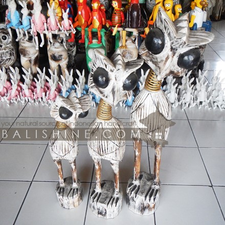 Balishine: Your natural source of indonesian handicraft presents in its Home Decor collection the Albasia Wooden Ostrich with Spring Neck in Broken White:12TRE38698:This handmade ostrich is made from albasia wood with iron spring neck.  Other color are possible, please contact us.