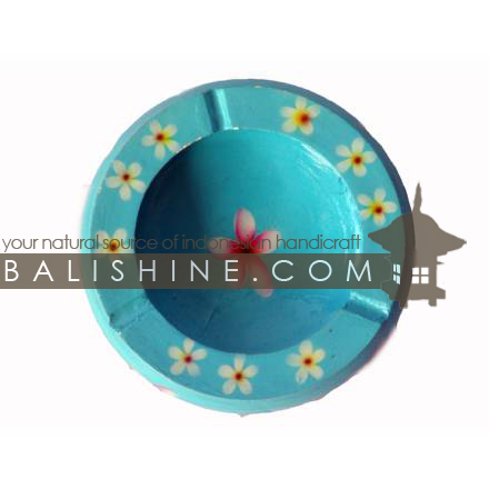 Balishine: Your natural source of indonesian handicraft presents in its Home Decor collection the Flower Ashtray:12TOS11697:This ashtray with flowers is produced in Bali made from albesia wood.  Full color