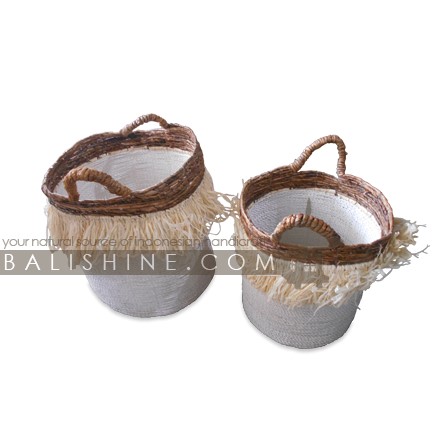 Balishine: Your natural source of indonesian handicraft presents in its Home Decor collection the Set of 2 Mendong Grass Baskets:12DEK368718:This set of 2 baskets is made in Bali from mendong grass.  