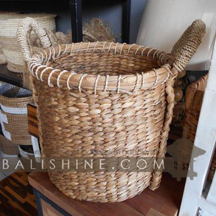 Balishine: Your natural source of indonesian handicraft presents in its Home Decor collection the Mendong Grass Basket:12MER367598:This basket is made with enceng gondok material with handle made from seagrass.  