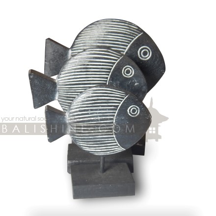 Balishine: Your natural source of indonesian handicraft presents in its Home Decor collection the Black and White Striped Wooden Round Fish Family on Stand:12BIM38036:Fresh off the boat, today's catch is a folk art-inspired fish handcrafted of beautiful albasia wood. It's mounted on a stand and poised to perch somewhere on dry land, like your mantel or tabletop.  Other color available, please contact us.