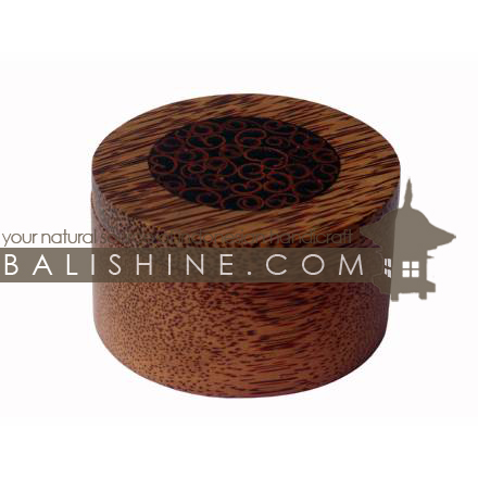 Balishine: Your natural source of indonesian handicraft presents in its Home Decor collection the Round Box:12KAL4456:This round box is produced in Indonesia made from coconut wood with cinnamon and resin.  