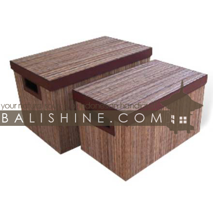 Balishine: Your natural source of indonesian handicraft presents in its Home Decor collection the Box Set Of 2:12JAS42792:This set of 2 rectangulars boxes is produced in Indonesia made from coconut leaf and cinamon.  Natural and chocolate color