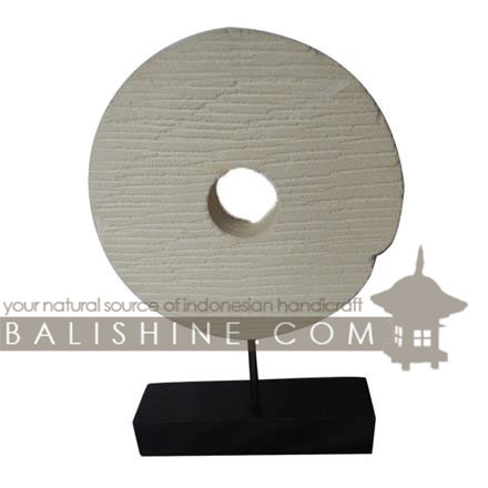 Balishine: Your natural source of indonesian handicraft presents in its Home Decor collection the Circle Statue:12KLJ37276:This statue is produced in Bali and made from natural limestone.  