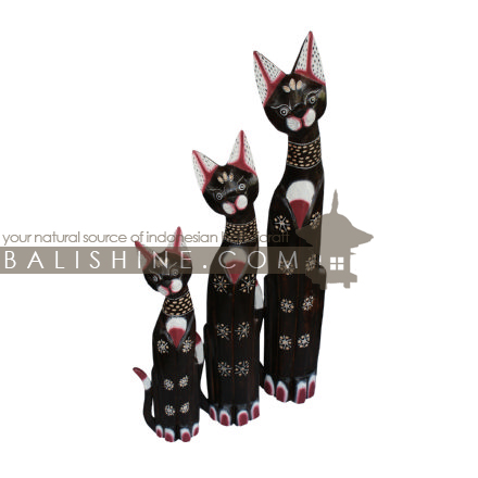 Balishine: Your natural source of indonesian handicraft presents in its Home Decor collection the Decorative Cat Statue:12OKA37001:This decorative cat statue is a handicraft of Bali made from albasia wood.  Same as picture
