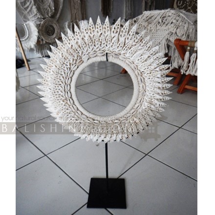 Balishine: Your natural source of indonesian handicraft presents in its Home Decor collection the Horas Tribal Shell Necklace Decorative on Stand:12NUS878009:For ancient Indonesians, jewelry as such was an essential part of ceremonial dress.  Jewelry could be worn as a symbol of power and standing or to protect the wearer from spiritual harm. The shell and feather necklace makes for a spectacular eye-catching home decor piece.  Each necklace is one-of-a-kind and will no doubt make a statement in your home.  This beautifully?crafted necklace?is?handmade in Indonesia.