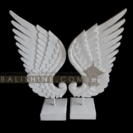 Balishine: Your natural source of indonesian handicraft presents in its Home Decor collection the Large Angel Wings Love on Stand:12NIR878679:When it comes to decorating your home, sometimes it?s better to just wing it! A stylish way to do so, this winged home decor set with stand adds an angelic touch to your interior. Set of 2 pcs.  We are Showing them in White color. If you want a different color leave us a message in the order from to what color you want.