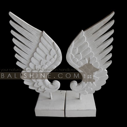Balishine: Your natural source of indonesian handicraft presents in its Home Decor collection the Medium Angel Wings Love on Stand:12NIR878680:When it comes to decorating your home, sometimes it?s better to just wing it! A stylish way to do so, this winged home decor set with stand adds an angelic touch to your interior. Set of 2 pcs.  We are Showing them in White color. If you want a different color leave us a message in the order from to what color you want.