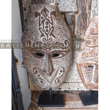 Balishine: Your natural source of indonesian handicraft presents in its Home Decor collection the Primitive Standing Mask:12VIC617785:This primitive standing mask is made in Flores, Indonesia, from natural Suar wood with curving finishing.  