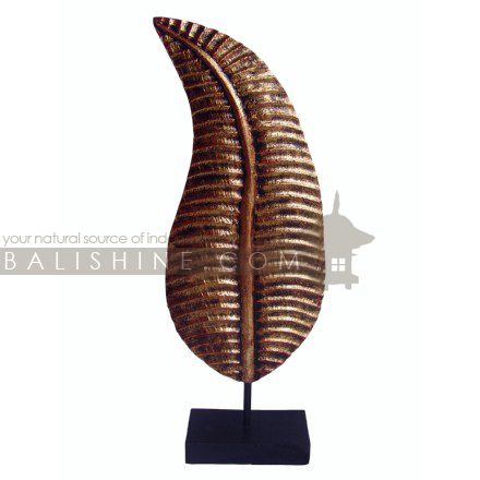 Balishine: Your natural source of indonesian handicraft presents in its Home Decor collection the Sculpture:12NUU335528:This sculpture with stand is produced in Indonesia and made from albasia wood.  