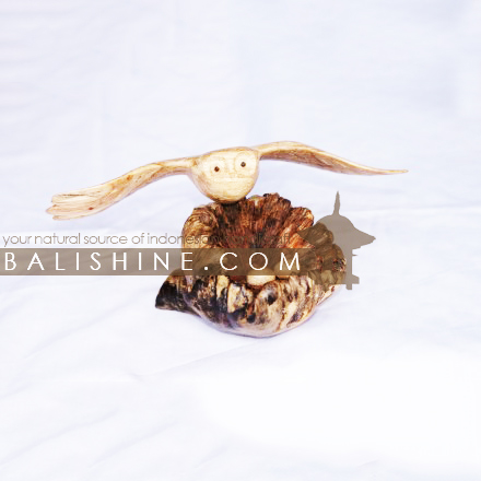 Balishine: Your natural source of indonesian handicraft presents in its Home Decor collection the Bird Statue:12SOM36229:This original statue is a handicraft of Bali made from wood.  Same as picture
