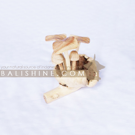 Balishine: Your natural source of indonesian handicraft presents in its Home Decor collection the Mushroom Statue:12SOM36231:This original statue is a handicraft of Bali made from wood.  Same as picture