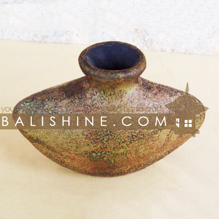 Balishine: Your natural source of indonesian handicraft presents in its Home Decor collection the Terracotta Vase:12JAS53492:This original vase is produced in Bali made from terracotta.  Same as picture