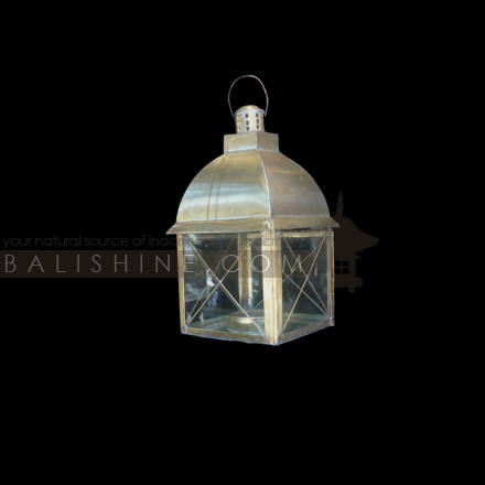 Balishine: Your natural source of indonesian handicraft presents in its Home Decor collection the Candle Holder:13BAG165775:This candle holdler is produced in Bali made from brass  Same as picture