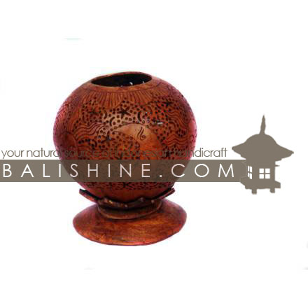 Balishine: Your natural source of indonesian handicraft presents in its Home Decor collection the Candle Holder:13BUB16816:This candle holder is produced in Bali made from coconut wood.  