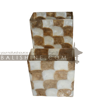 Balishine: Your natural source of indonesian handicraft presents in its Home Decor collection the Candle Holder:13DUL166265:This candle holder is produced in Indonesia made from shell and resin.  Same as picture