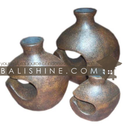 Balishine: Your natural source of indonesian handicraft presents in its Home Decor collection the Terracotta Candle Holder:13JAS163508:This original candle holders is produced in Bali made from teracota.  Same as picture