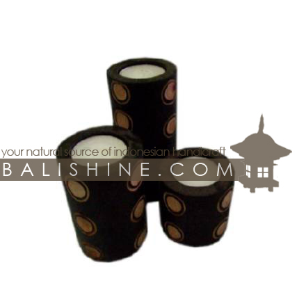 Balishine: Your natural source of indonesian handicraft presents in its Home Decor collection the Candle Holder Set Of 3:13JAS163322:This set of 3 round candle holders is produced in Bali made from carving albasia wood with pattern.  Black color with pattern