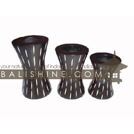 Balishine: Your natural source of indonesian handicraft presents in its Home Decor collection the Candle Holder Set Of 3:13JAS163327:This set of 3 round candle holders is produced in Bali made from carving albasia wood with pattern.  Black color with pattern