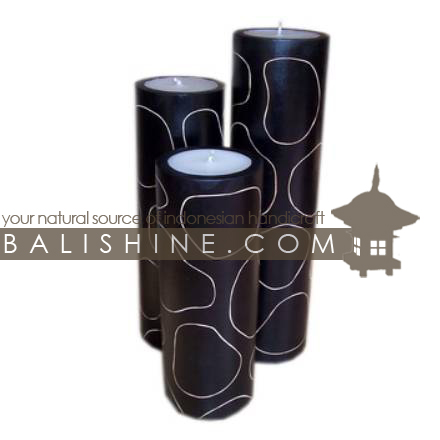 Balishine: Your natural source of indonesian handicraft presents in its Home Decor collection the Candle Set Of 3:13JAS93292:This set of 3 round candles is produced in indonesia made from wood with carving patterns.  Natural with patterns