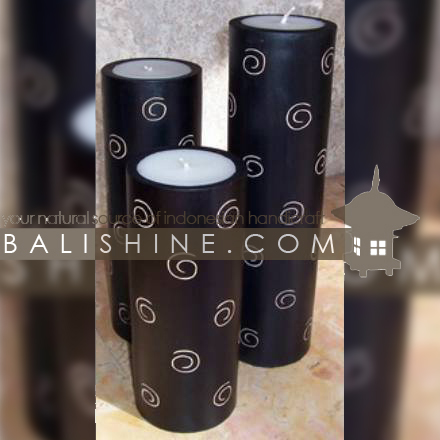 Balishine: Your natural source of indonesian handicraft presents in its Home Decor collection the Candle Set Of 3:13JAS93297:This set of 3 round candles is produced in indonesia made from wood with carving patterns.  Natural with patterns