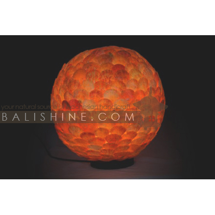 Balishine: Your natural source of indonesian handicraft presents in its Home Decor collection the Lamp:13DUL156413:This lamp is produced in Indonesia made from resin with natural shell.  For electric fitting please contact us