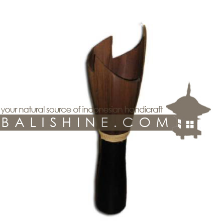 Balishine: Your natural source of indonesian handicraft presents in its Home Decor collection the Lamp:13JAS153143:This lamp is produced in Indonesia made from coconut leaf and coconut with rafia.   For electric fitting please contact us