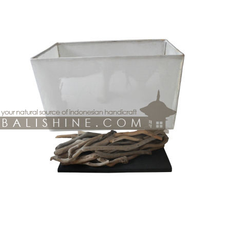 Balishine: Your natural source of indonesian handicraft presents in its Home Decor collection the Lamp DriftWood:13FOR156778:This driftwood lamp  is produced in Bali made from recycled driftwood.  