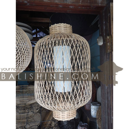 Balishine: Your natural source of indonesian handicraft presents in its Home Decor collection the Rattan Lampshade:13MAL867478:This lamp shade produced in Indonesia is made from natural rattan.  