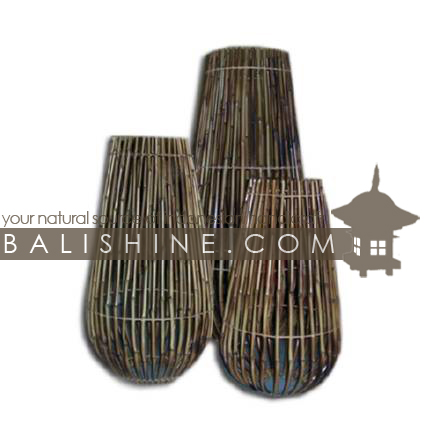Balishine: Your natural source of indonesian handicraft presents in its Home Decor collection the Round Lamp:13JAS153085:This round lamp is produced in Indonesia made from natural bamboo.  For electric fitting please contact us