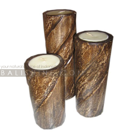 Balishine: Your natural source of indonesian handicraft presents in its Home Decor collection the Set of 3 Candle:13DAI95798:This set of 3 candles is produced in indonesia made from albasia wood.  Same as picture