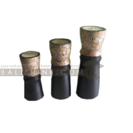 Balishine: Your natural source of indonesian handicraft presents in its Home Decor collection the Set of 3 Candle:13DAI95799:This set of 3 candles is produced in indonesia made from albasia wood.  Same as picture