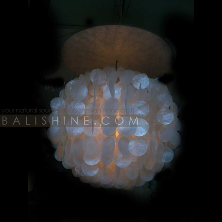 Balishine: Your natural source of indonesian handicraft presents in its Home Decor collection the Wall Fitting:13DAA155708:This wall fitting made in Bali from shell.  For electric fitting please contact us