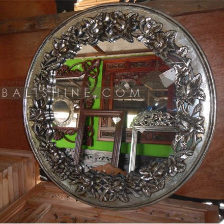 Balishine: Your natural source of indonesian handicraft presents in its Home Decor collection the Bulat Mirror:17BAS127897:This mirror is a handicraft of Bali made from natural carving teak wood with mirror 3mm thickness.  