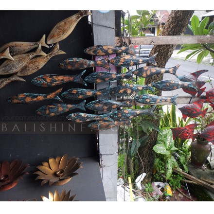 Balishine: Your natural source of indonesian handicraft presents in its Home Decor collection the Blue Wooden Fish Wall Frame:17TER507912:This wall frame is produced in Indonesia made from iron base with wooden albasia fish.  Other color possible.