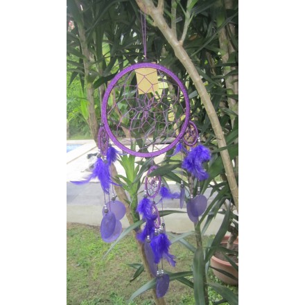 Balishine: Your natural source of indonesian handicraft presents in its Home Decor collection the Dream Catcher:17APA466526:This dream catcher is a handicraft of Bali made from string and feather with shell.  Colors available are blue, fuchsia, green, purpple, black, orange or white.