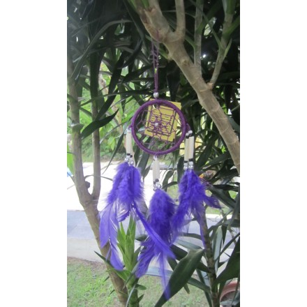 Balishine: Your natural source of indonesian handicraft presents in its Home Decor collection the Dream Catcher:17APA466532:This dream catcher is a handicraft of Bali made from string and feather with shell.  Colors available are blue, fuchsia, green, purpple, black, orange or white.