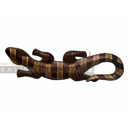 Balishine: Your natural source of indonesian handicraft presents in its Home Decor collection the Gaecko:17NUU485541:This gaecko is a handicraft of Bali made from albasia wood with leaves finishing.  Same as picture