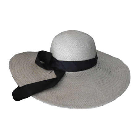 Balishine: Your natural source of indonesian handicraft presents in its Home Decor collection the Hat for Wall Decoration:17JEN507435:This round hat is a handicraft of Bali made from natural rottan.  It can be used as real hat to protect you from the sun or also as a wall decoration for your house.