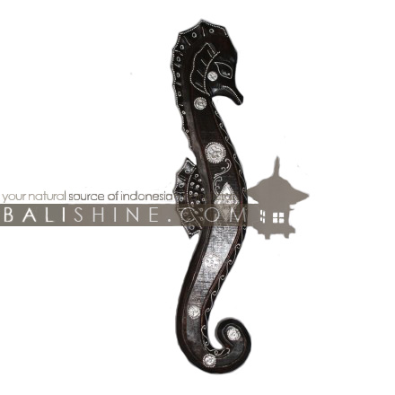 Balishine: Your natural source of indonesian handicraft presents in its Home Decor collection the Hyppocampe:17PUR486318:This hyppocampe is a handicraft of Bali made from albesia wood with curved aluminium finishing.  