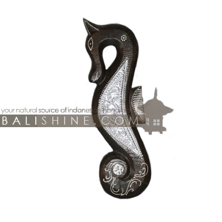 Balishine: Your natural source of indonesian handicraft presents in its Home Decor collection the Hyppocampe:17PUR486319:This hyppocampe is a handicraft of Bali made from albesia wood with curved aluminium finishing.  