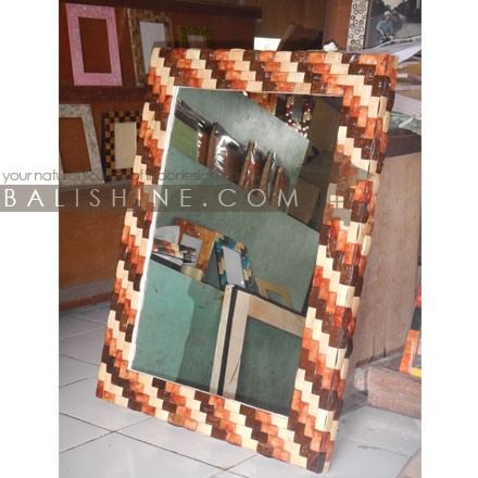 Balishine: Your natural source of indonesian handicraft presents in its Home Decor collection the Mirror:17HIN127775:This mirror is a handicraft of Bali made from natural coconut shell with mirror 3mm thickness.  