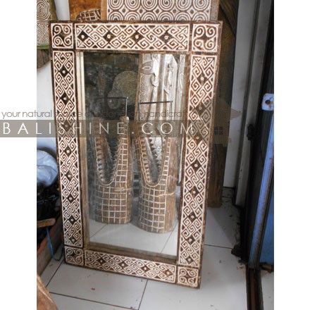 Balishine: Your natural source of indonesian handicraft presents in its Home Decor collection the Mirror:17VIC127784:This primitive mirror is made in Flores, Indonesia, from natural Suar wood with curving finishing.  Mirror 5mm thickness.
