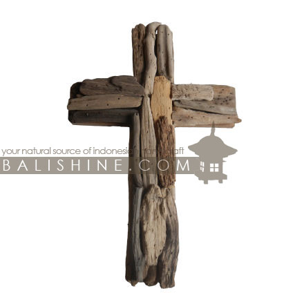 Balishine: Your natural source of indonesian handicraft presents in its Home Decor collection the Wall Frame:17FOR506785:This wall frame is a handicraft of Bali made from recycled drift wood.  