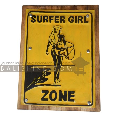 Balishine: Your natural source of indonesian handicraft presents in its Home Decor collection the Wall Frame:17SUA507615:This wall frame is produced in indonesia and made from albasia wood with aluminium.  other colors available.