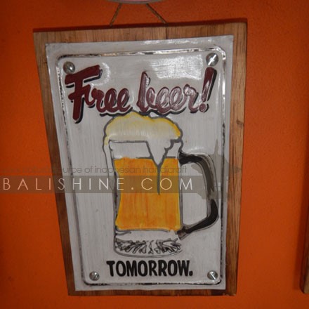 Balishine: Your natural source of indonesian handicraft presents in its Home Decor collection the Wall Frame:17SUA507627:This wall frame is produced in indonesia and made from albasia wood with aluminium.  other colors available.