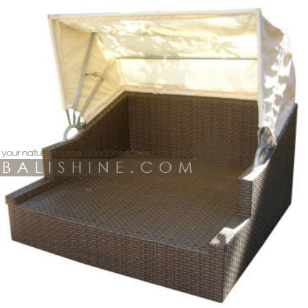 Balishine: Your natural source of indonesian handicraft presents in its Outdoor collection the Daybed Aluminium with Synthetique Rottan:26MNF6046:This day bed is produced in Indonesia and made from aluminium with synthetique rottan finishing.  Please contact us for available color