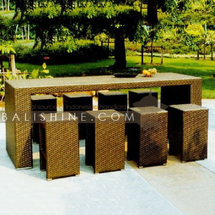 Balishine: Your natural source of indonesian handicraft presents in its Outdoor collection the Set Bar:26MNF6023:This set is produced in Indonesia and made from aluminium with synthetique rottan finishing.  Please contact us for available color